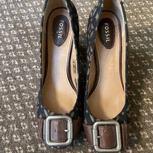 Fossil Maddox Stack Pumps size 8 1/2